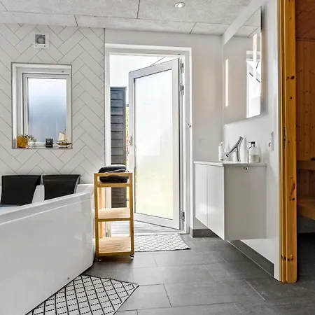 Gorgeous In With House Sea View Holiday home *